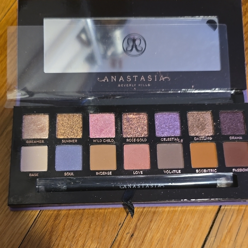 Anastasia Beverly Hills Purple and Gold Eyeshadow Palette Vibrant Shades